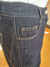 Load image into Gallery viewer, Jeans/ Trousers
