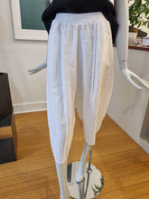 Load image into Gallery viewer, Trousers
