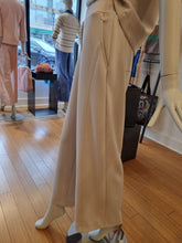 Load image into Gallery viewer, Trousers
