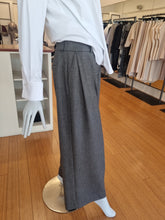 Load image into Gallery viewer, Trousers
