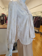 Load image into Gallery viewer, Blouse

