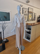 Load image into Gallery viewer, Blouse
