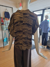 Load image into Gallery viewer, Blouse
