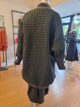 Load image into Gallery viewer, Bubble Quilted Coat
