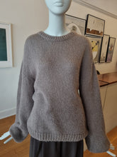 Load image into Gallery viewer, Sweater
