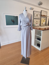 Load image into Gallery viewer, Blouse
