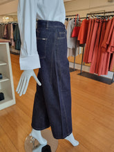 Load image into Gallery viewer, Jeans/ Trousers
